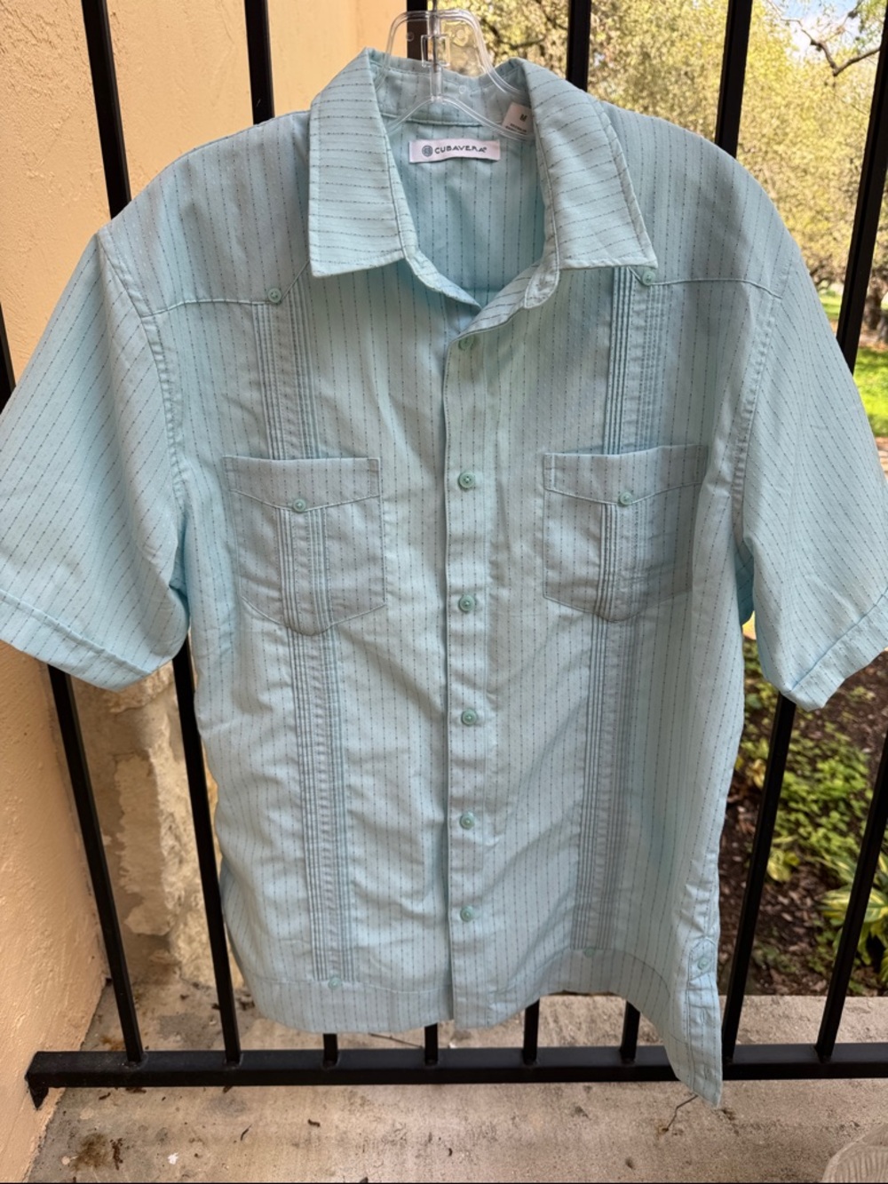 Cubavera MENS Shirt Guayabera SIZE Medium Baby Blue-Green  2 Pocket Buttons